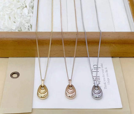 AURA PENDANT NECKLACE