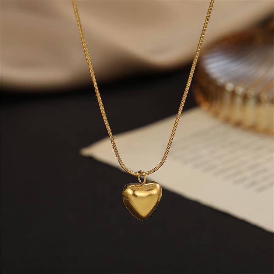 Lumi Chunky Heart Pendant Gold Necklace