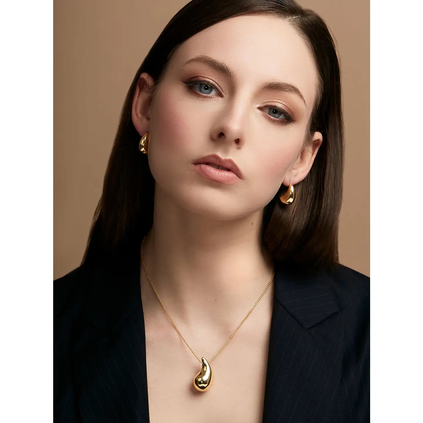 Mara Teardrop Studs Gold