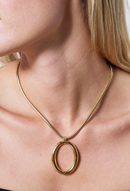 Ovale Pendant Necklace Gold