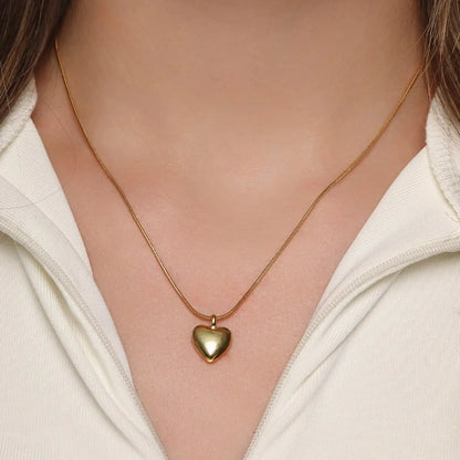 Radiant Heart Necklace Gold