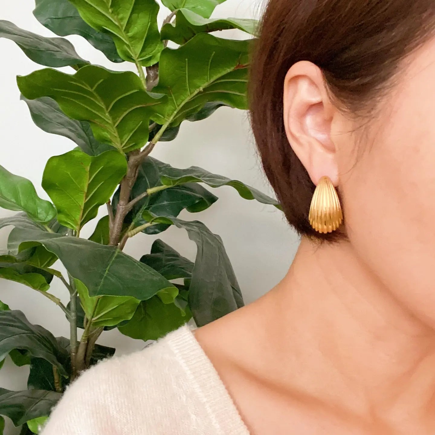 Serene Drop Studs Gold