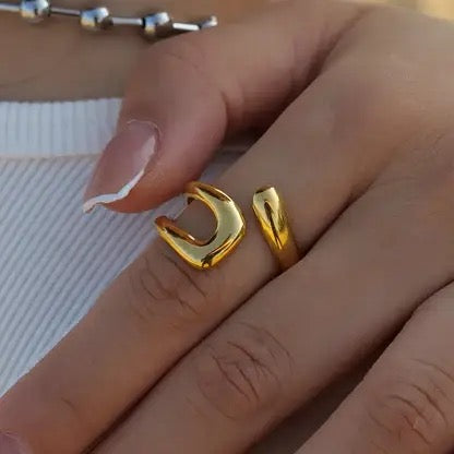 Solenne Ring Gold
