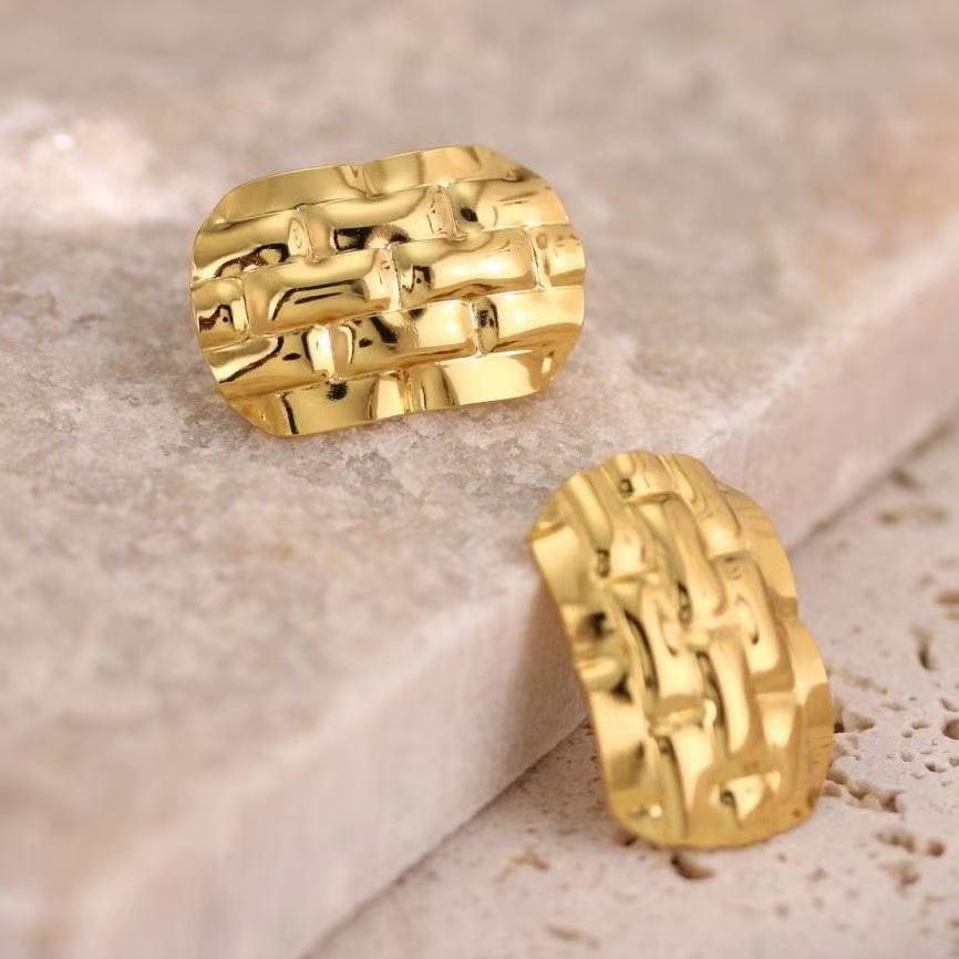 Virelle Studs Gold